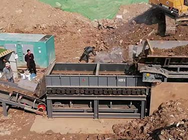 陜西建筑垃圾再生利用喂料機+泥石分離機生產(chǎn)現(xiàn)場